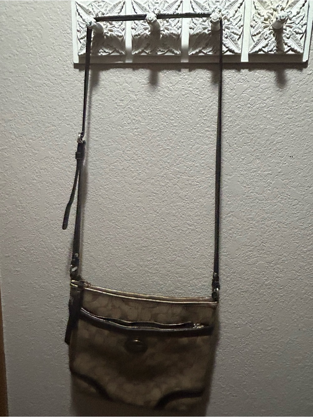 Cute Authentic Coach Crossbody - Picture 10 of 13